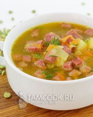 Гороховый суп с копченой колбасой