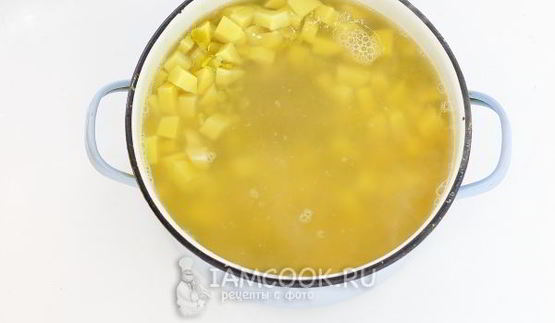 гороховый суп с копченой колбасой