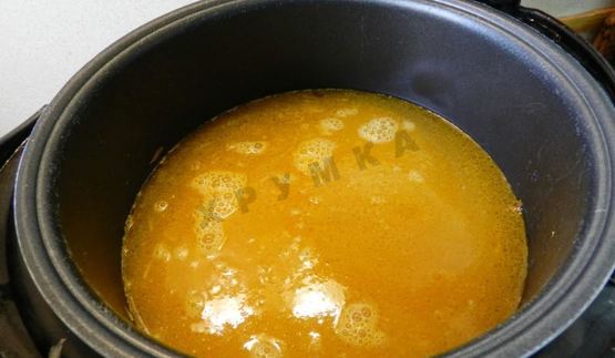 гороховый суп с копчеными ребрышками в мультиварке