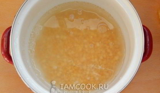 гороховый суп с копчеными свиными ребрами