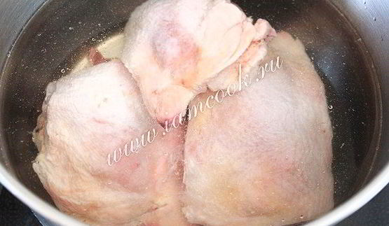 гороховый суп с куриными бедрами