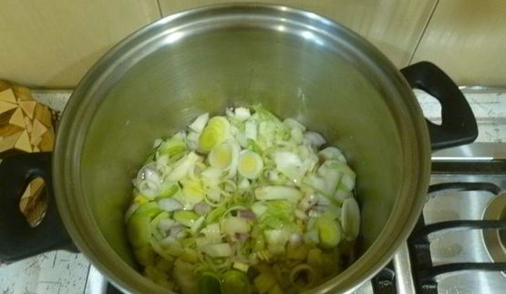 гороховый суп с курицей и кокосовым молоком