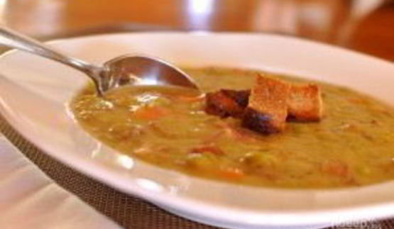 простой гороховый суп с копченостями