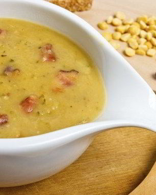 Суп гороховый с куриным мясом и копченостями