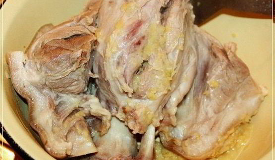 суп гороховый с рулькой поросячьей