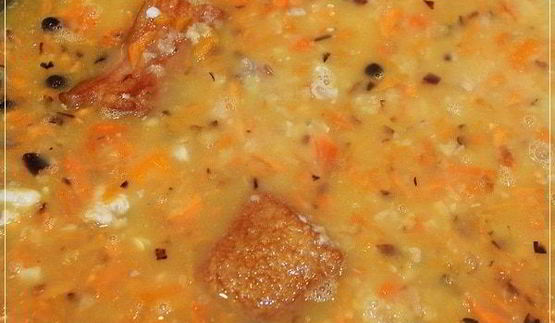 суп гороховый с рулькой поросячьей