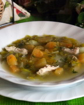 Суп из зеленого гороха с репой