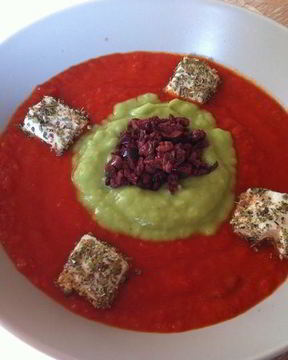 Греческий холодный суп-пюре с маслинами