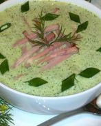 Холодный огуречный суп с фасолью и ветчиной