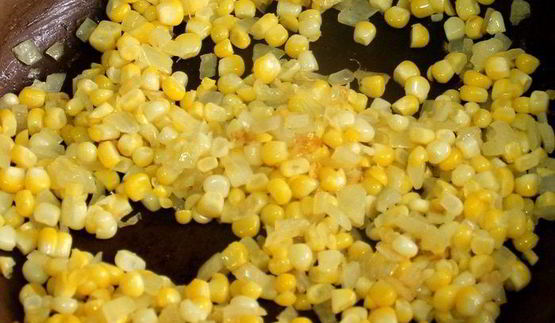 холодный суп из авокадо с начинкой