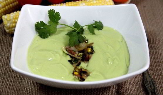 холодный суп из авокадо с начинкой