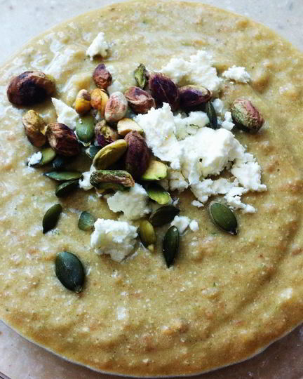 Рецепт холодного супа из гречки, томатов, авокадо и базилика