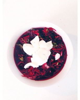 Холодный суп из свеклы для спортсменов