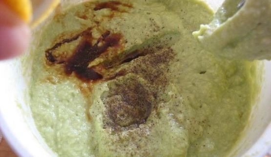 холодный суп-пюре авокадо и компания