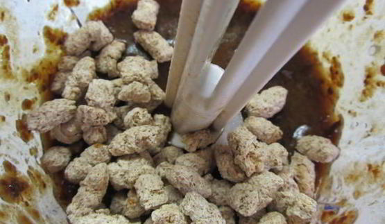 холодный суп-пюре с черносливом и отрубями