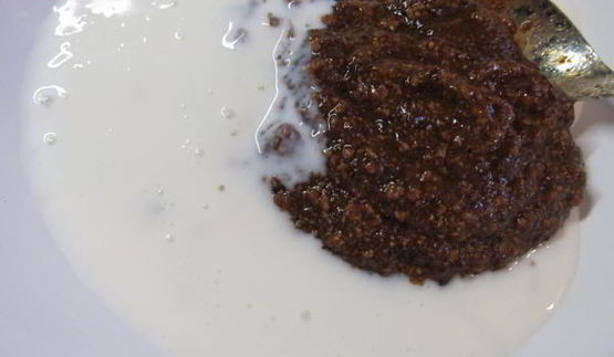 холодный суп-пюре с черносливом и отрубями