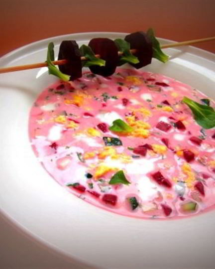 Рецепт летнего холодного супа со свеклой