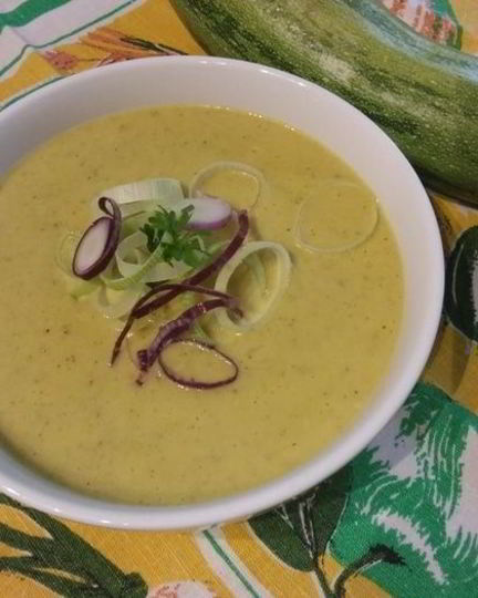 Рецепт легкого крема-супа из кабачков с карри