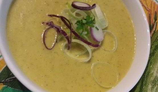 легкий крем-суп из кабачков с карри