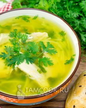 Легкий куриный суп с шафраном