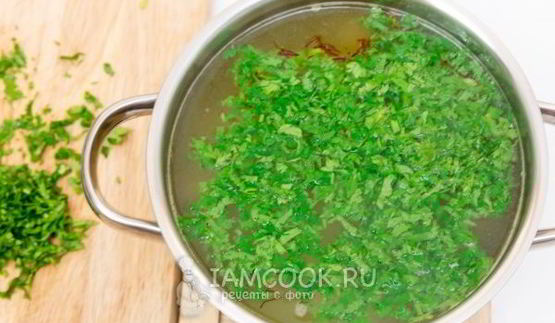 легкий куриный суп с шафраном