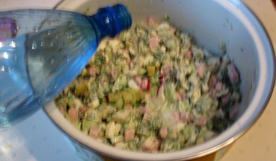 окрошка на кефире классическая с колбасой