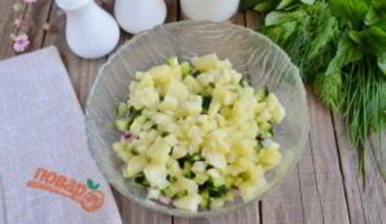 окрошка на кефире с крапивой и мятой