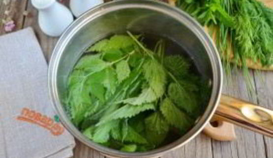 окрошка на кефире с крапивой и мятой