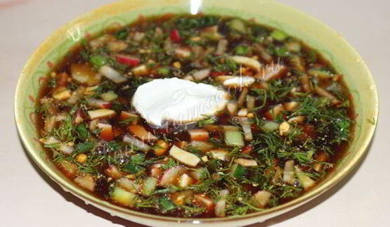 окрошка на квасе с докторской колбасой