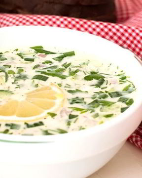 Окрошка на воде с сервелатом и лимоном