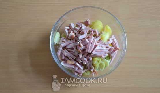 окрошка с колбасой на квасе