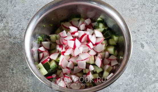 окрошка с копченой курицей