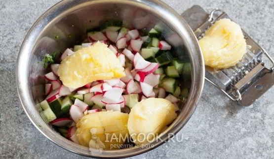 окрошка с копченой курицей