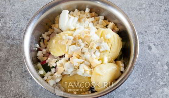 окрошка с копченой курицей