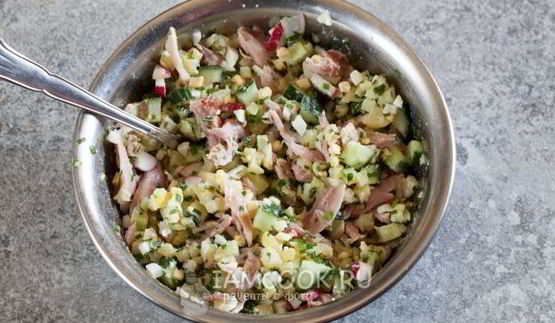 окрошка с копченой курицей