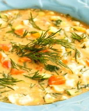 Окрошка с копченым лососем