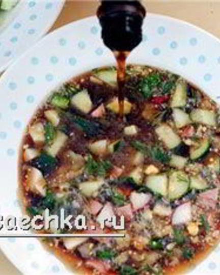 Рецепт окрошки с копчеными сосисками
