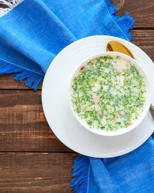 Окрошка с минеральной водой, кефиром и морковью