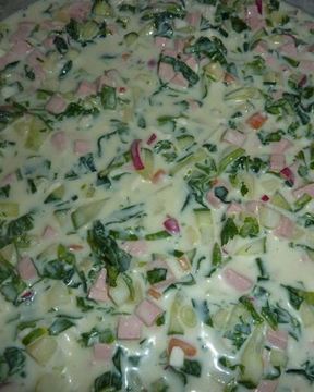 Окрошка с редисом и шпинатом