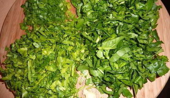 окрошка с редисом и шпинатом