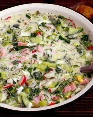 Окрошка с редисом и свежей зеленью