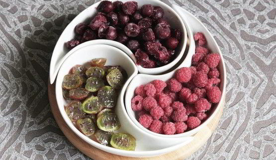 окрошка с ревенем и сибирскими ягодами