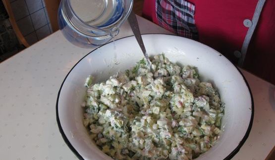 вкусная окрошка на сметане и воде