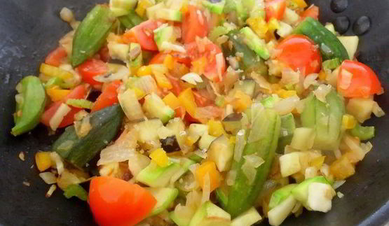 минестроне с рыбой и спагетти