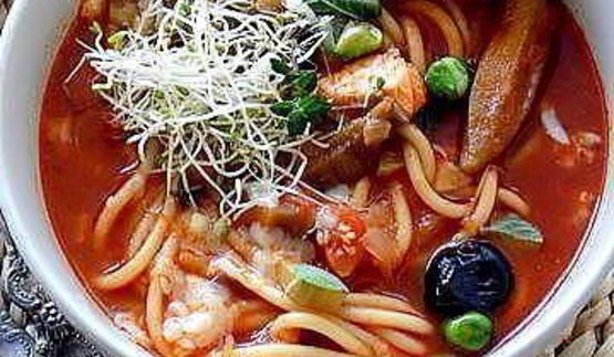 минестроне с рыбой и спагетти