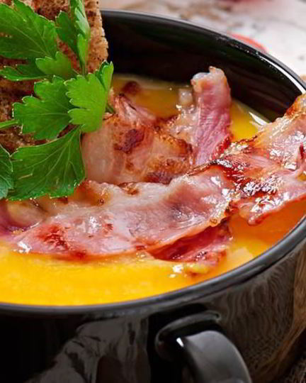 Рецепт овощного крема-супа жареным беконом