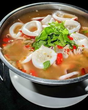 Овощной суп с кальмарами