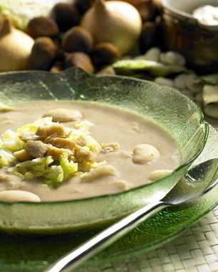 Овощной суп с каштанами и грибами