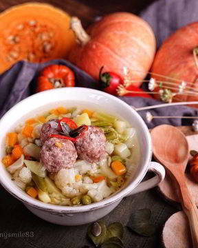 Овощной суп с тыквой и фрикадельками