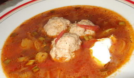 суп овощной с фрикадельками